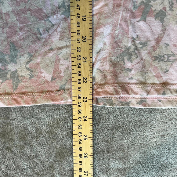 Women's Camo 97 Short Sleeve Graphic T-Shirt - Pink Size Small - Picture 4 of 6